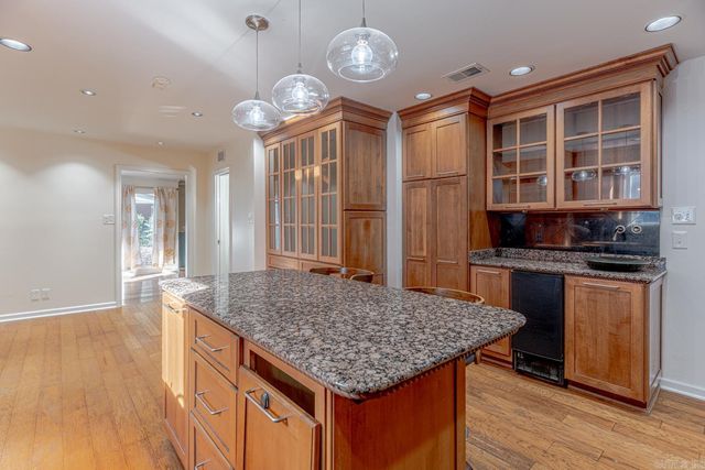 717 Melton Dr, Jonesboro, AR 72401