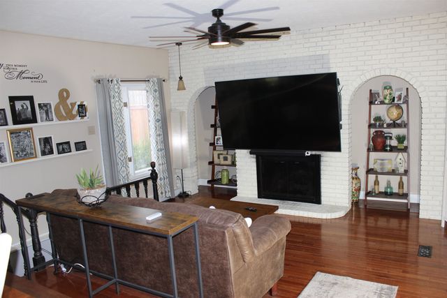 422 Beechwood Road, Salina, KS 67401