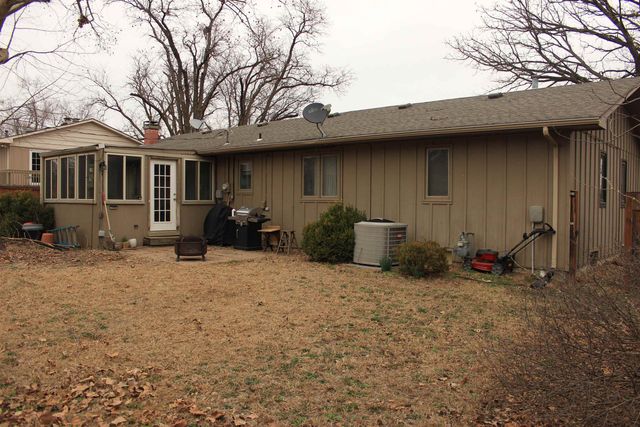 422 Beechwood Road, Salina, KS 67401