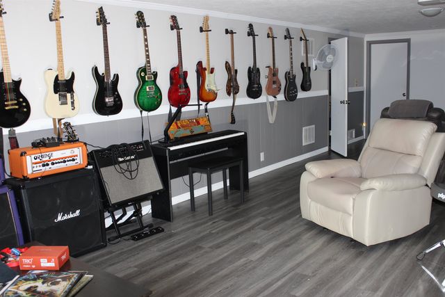 422 Beechwood Road, Salina, KS 67401