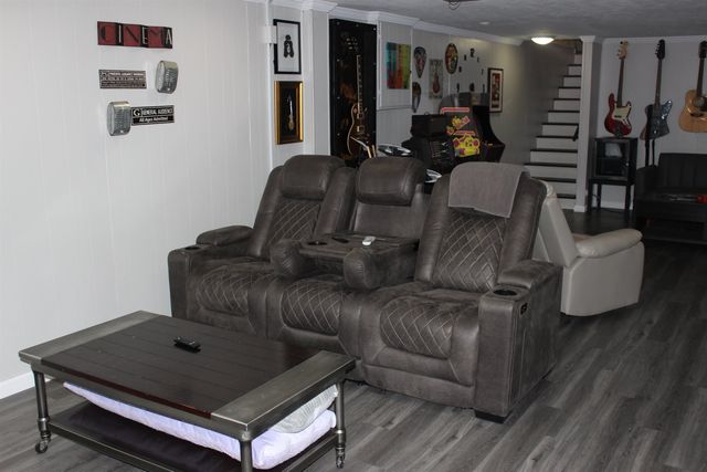 422 Beechwood Road, Salina, KS 67401