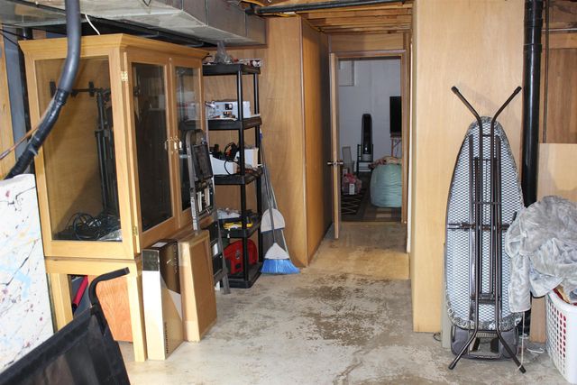 422 Beechwood Road, Salina, KS 67401