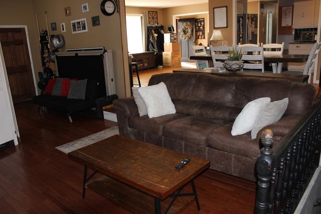 422 Beechwood Road, Salina, KS 67401