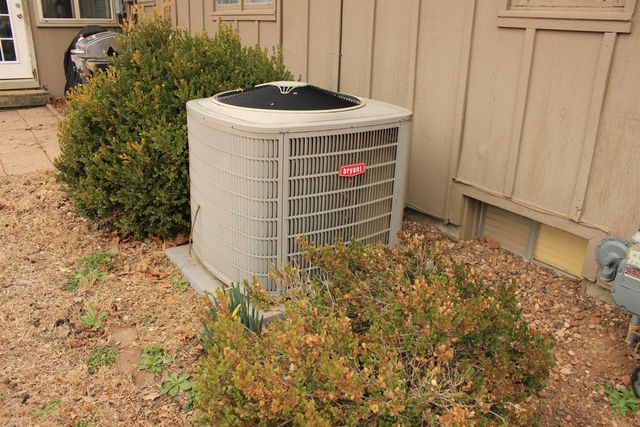 422 Beechwood Road, Salina, KS 67401