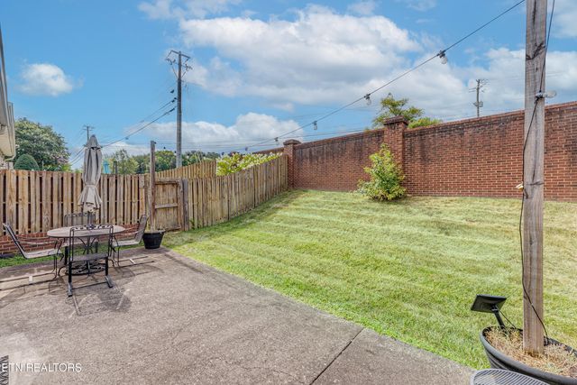 7908 Valley Park Lane, Knoxville, TN 37909