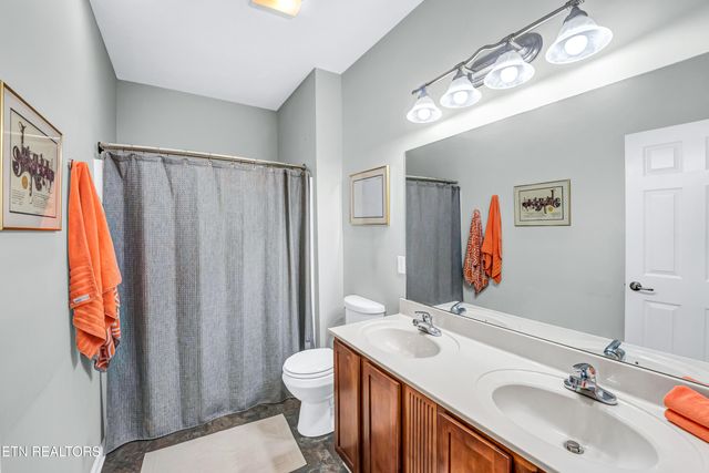 7908 Valley Park Lane, Knoxville, TN 37909