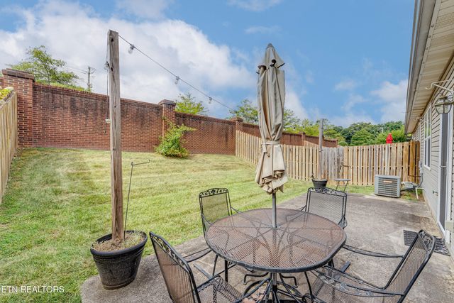 7908 Valley Park Lane, Knoxville, TN 37909