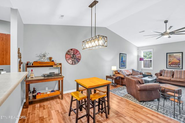 7908 Valley Park Lane, Knoxville, TN 37909