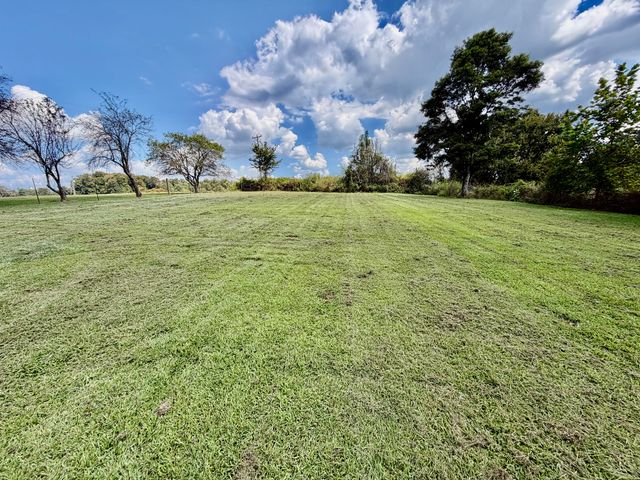 318 E Frog Hollow Road, Science Hill, KY 42553