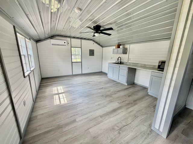 318 E Frog Hollow Road, Science Hill, KY 42553