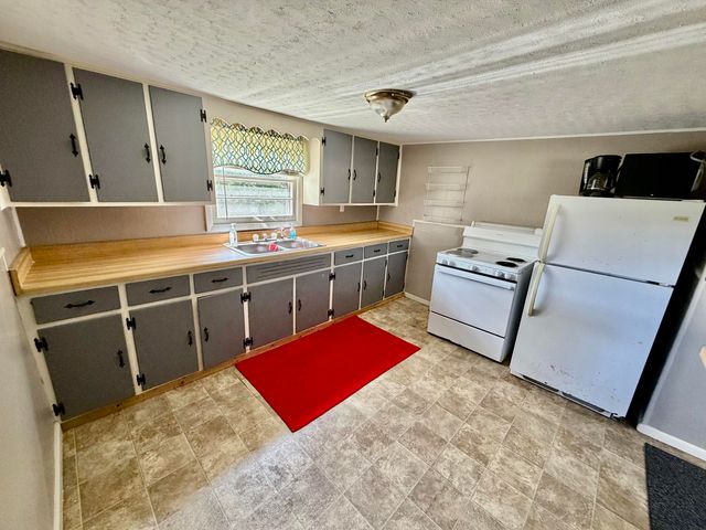318 E Frog Hollow Road, Science Hill, KY 42553