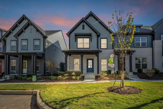 348 Twig PVT Ct, Hendersonville, TN 37075