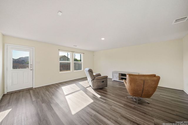 7058 DOMINIC VLY, San Antonio, TX 78242