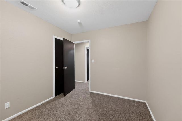 8615 E 114TH Street, Kansas City, MO 64134