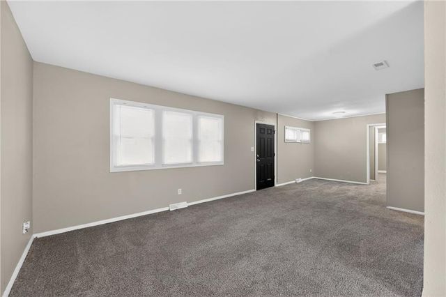 8615 E 114TH Street, Kansas City, MO 64134