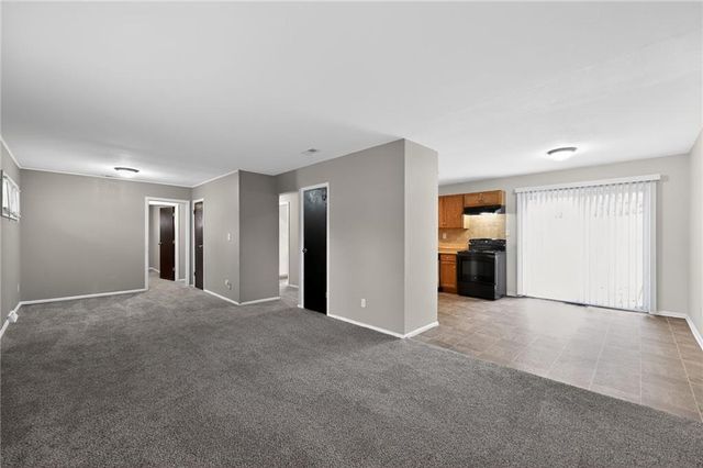 8615 E 114TH Street, Kansas City, MO 64134