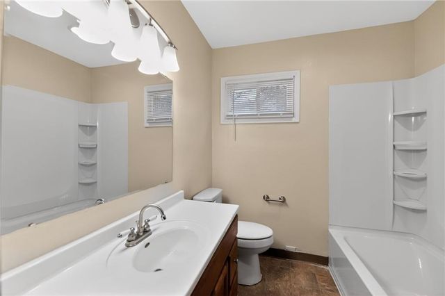 8615 E 114TH Street, Kansas City, MO 64134