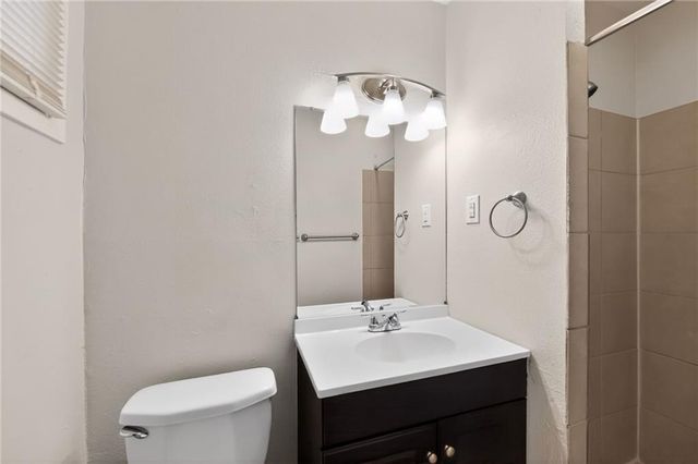 8615 E 114TH Street, Kansas City, MO 64134