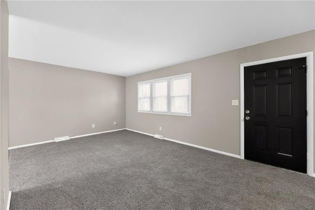 8615 E 114TH Street, Kansas City, MO 64134