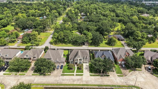 1627 Kaleta Pass Lane, League City, TX 77573