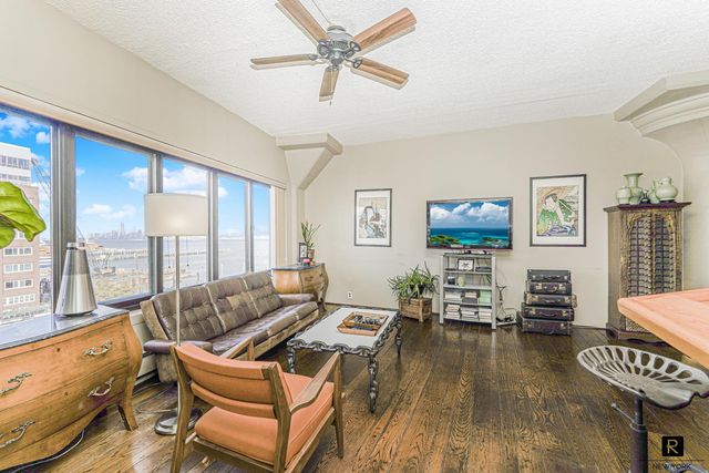 10 W Bway # 5-J, New York City, NY 10301