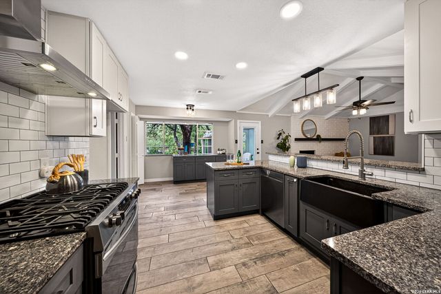 3415 Hopecrest Street, San Antonio, TX 78230