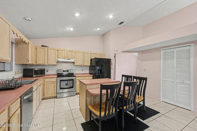 936 Hattaras Terrace SE, Palm Bay, FL 32909