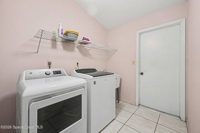 936 Hattaras Terrace SE, Palm Bay, FL 32909