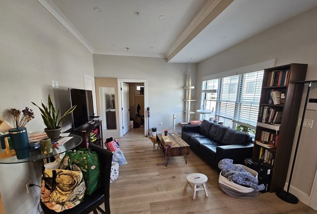 9 Everett St 5, Boston, MA 02134