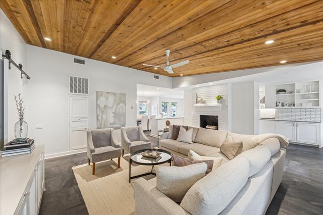 5718 Jackwood Street, Houston, TX 77096