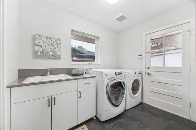 5718 Jackwood Street, Houston, TX 77096