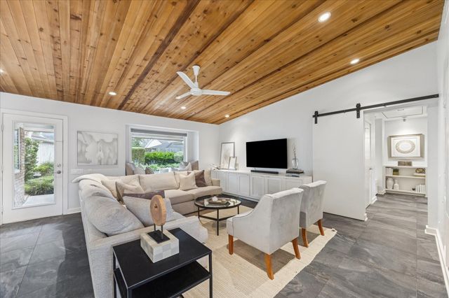 5718 Jackwood Street, Houston, TX 77096