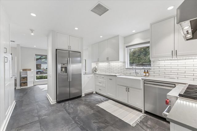 5718 Jackwood Street, Houston, TX 77096