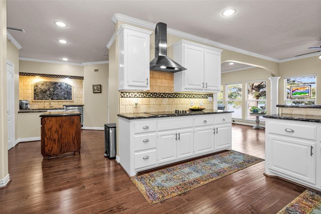 1502 Wimbledon Drive, Huntsville, TX 77340