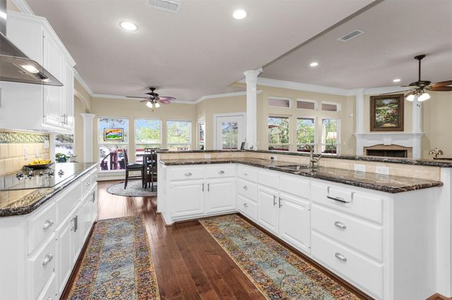 1502 Wimbledon Drive, Huntsville, TX 77340