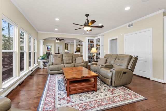 1502 Wimbledon Drive, Huntsville, TX 77340