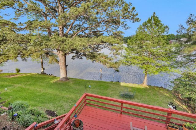 1502 Wimbledon Drive, Huntsville, TX 77340