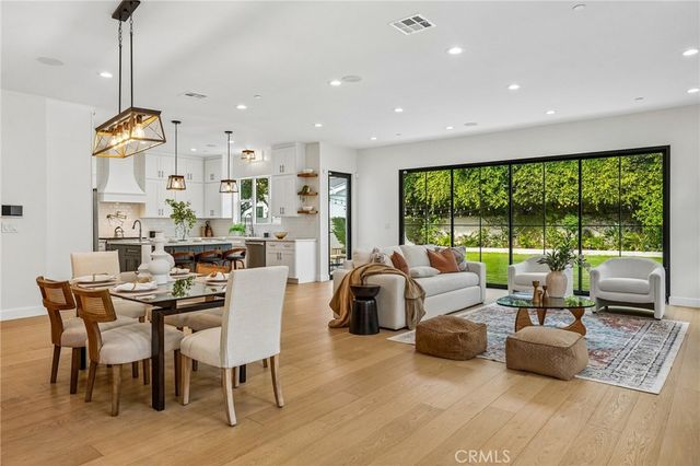 8308 Mcconnell Avenue, Los Angeles, CA 90045