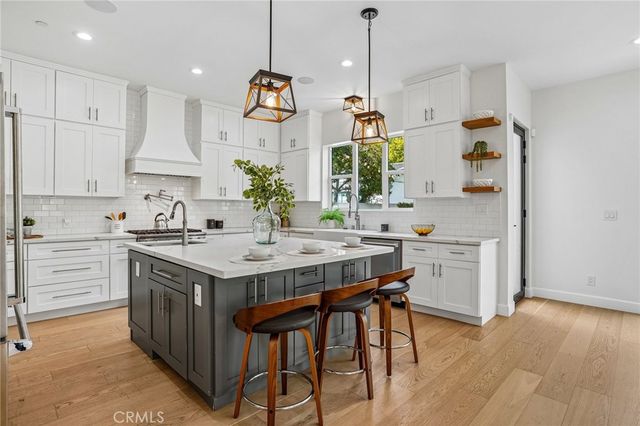 8308 Mcconnell Avenue, Los Angeles, CA 90045