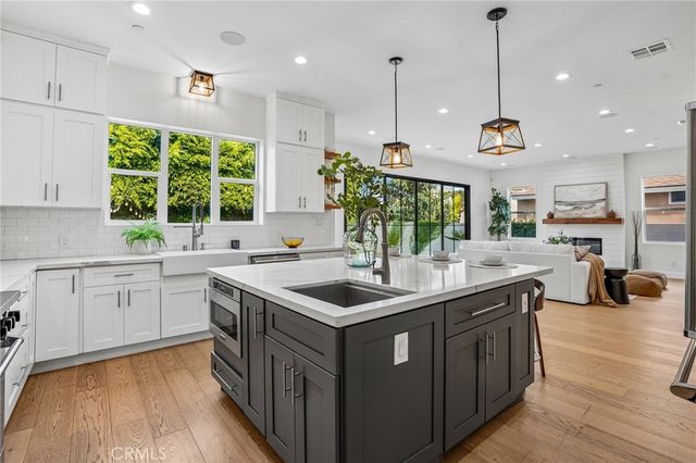 8308 Mcconnell Avenue, Los Angeles, CA 90045