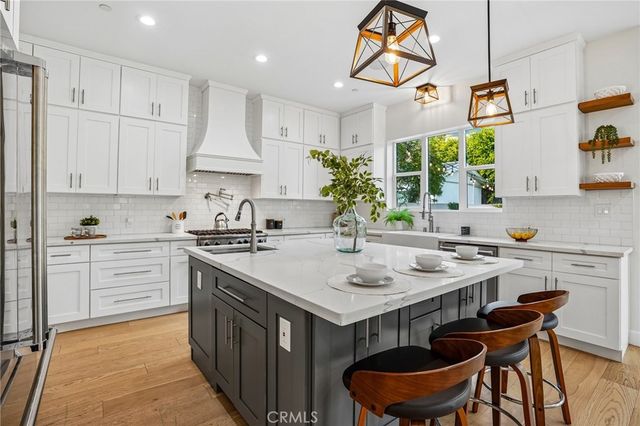 8308 Mcconnell Avenue, Los Angeles, CA 90045