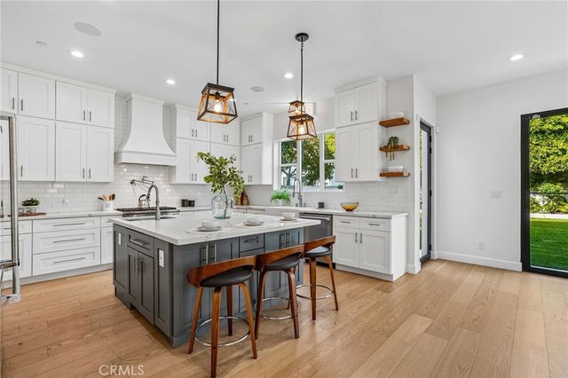 8308 Mcconnell Avenue, Los Angeles, CA 90045