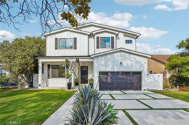 8308 Mcconnell Avenue, Los Angeles, CA 90045