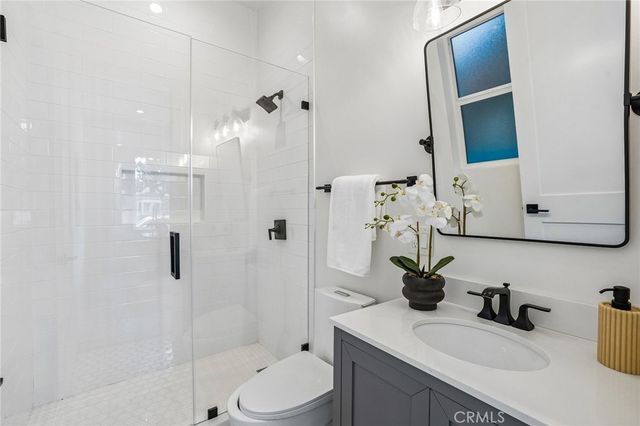 8308 Mcconnell Avenue, Los Angeles, CA 90045