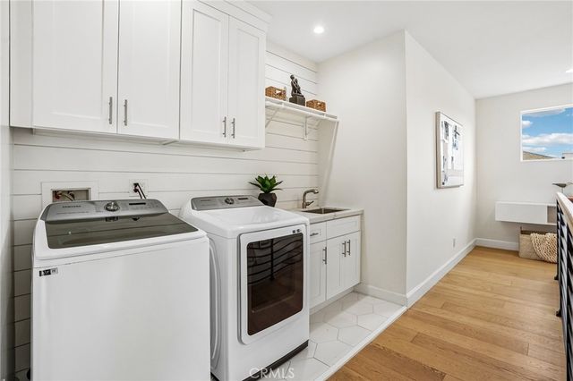 8308 Mcconnell Avenue, Los Angeles, CA 90045
