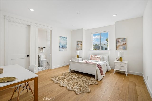 8308 Mcconnell Avenue, Los Angeles, CA 90045