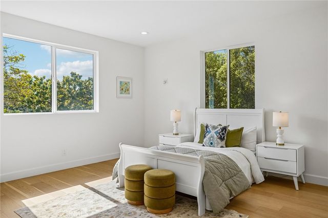 8308 Mcconnell Avenue, Los Angeles, CA 90045