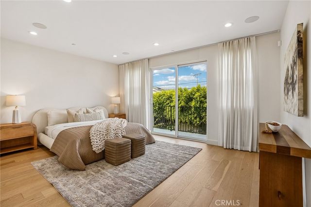 8308 Mcconnell Avenue, Los Angeles, CA 90045