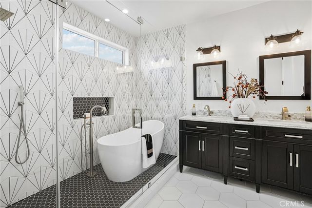 8308 Mcconnell Avenue, Los Angeles, CA 90045
