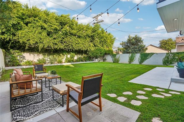 8308 Mcconnell Avenue, Los Angeles, CA 90045